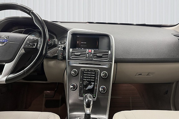 Volvo XC60 11 of 19