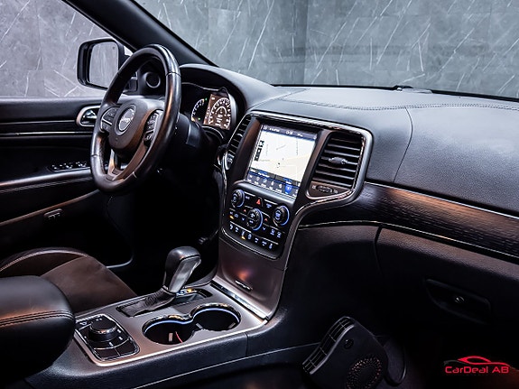 Jeep Grand Cherokee 13 of 30
