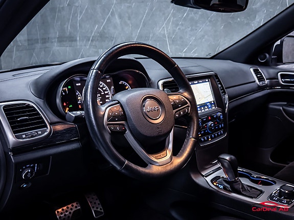 Jeep Grand Cherokee 12 of 30