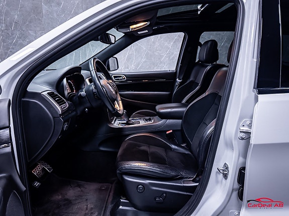 Jeep Grand Cherokee 10 of 30