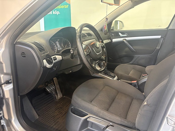 Skoda Octavia Scout 12 of 23