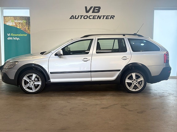 Skoda Octavia Scout 6 of 23