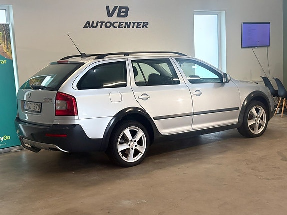 Skoda Octavia Scout 3 of 23