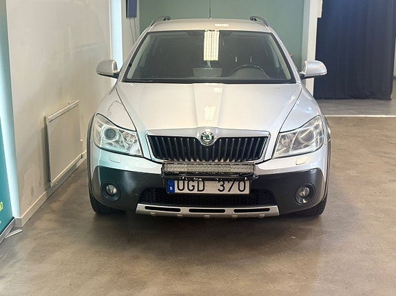 Skoda Octavia Scout 8 of 23