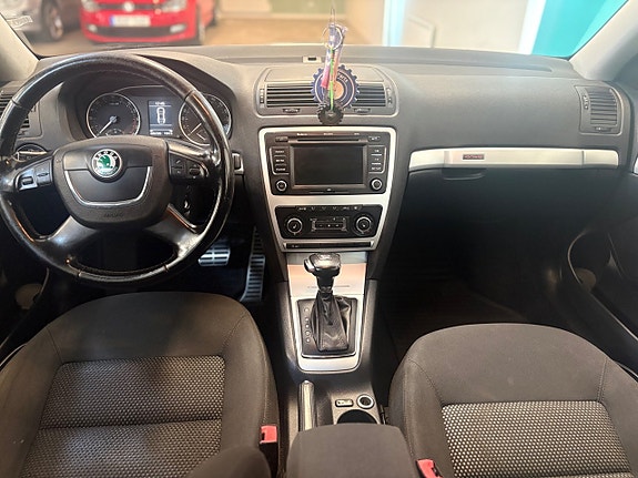Skoda Octavia Scout 10 of 23