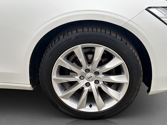 Volvo V90 10 of 30