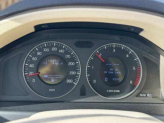 Volvo V70 8 of 11