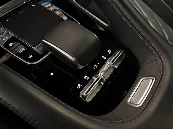 Mercedes-Benz GLE53 14 of 30