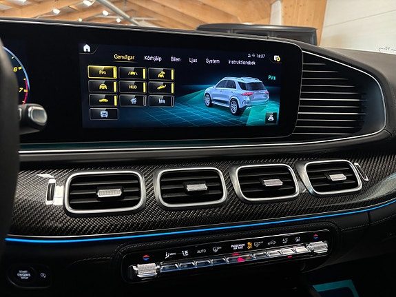 Mercedes-Benz GLE53 16 of 30