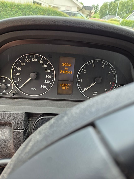 Mercedes-Benz A170 4 of 4