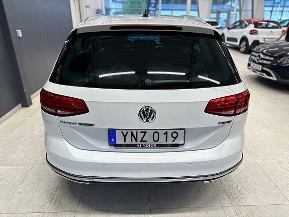 Volkswagen Passat Alltrack 6 of 22