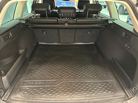 Volkswagen Passat Alltrack 7 of 22