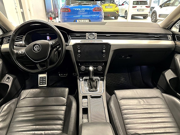 Volkswagen Passat Alltrack 13 of 22