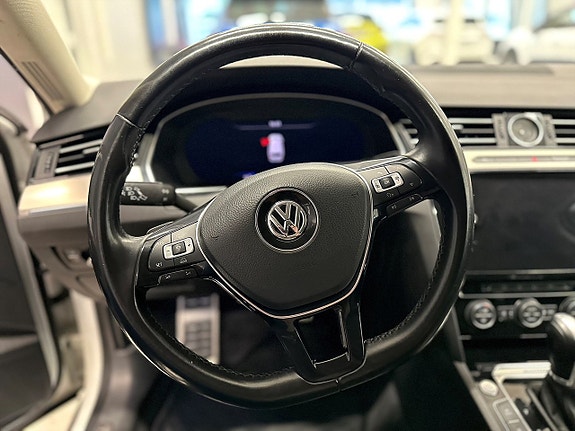 Volkswagen Passat Alltrack 16 of 22