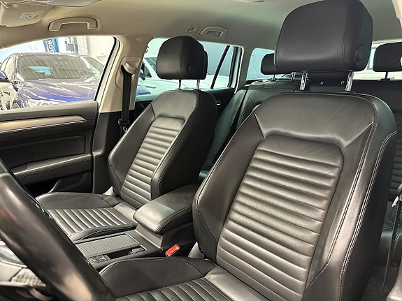 Volkswagen Passat Alltrack 15 of 22