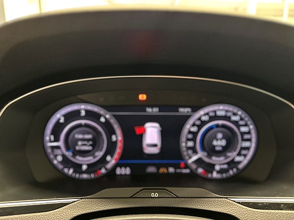 Volkswagen Passat Alltrack 18 of 22