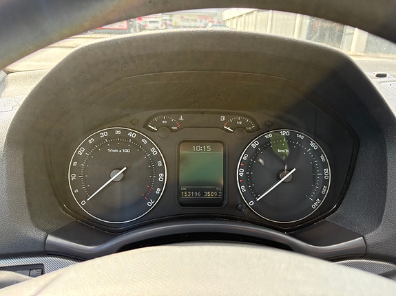 Skoda Octavia 5 of 9