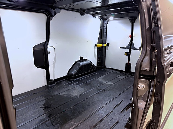 Ford Transit Custom 8 of 14