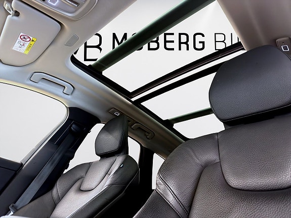 Volvo XC60 16 of 21