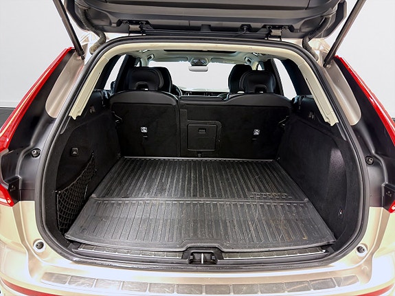 Volvo XC60 8 of 21