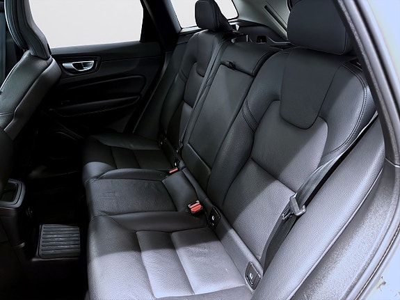 Volvo XC60 11 of 21