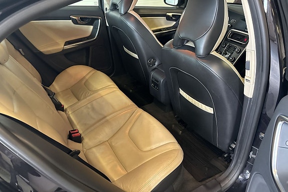 Volvo S60 15 of 18