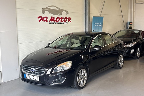 Volvo S60 2 of 18