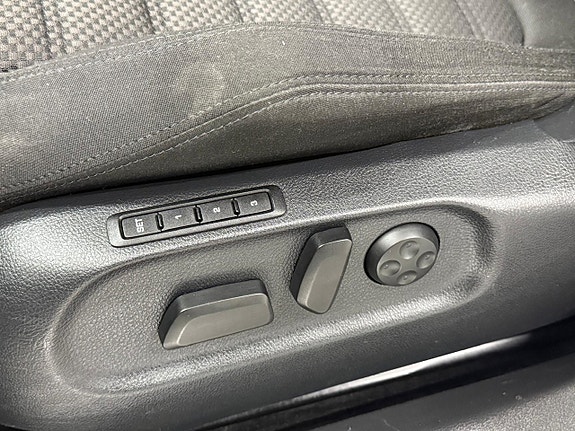 Volkswagen Passat 21 of 24