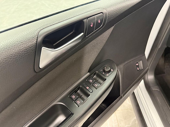 Volkswagen Passat 24 of 24