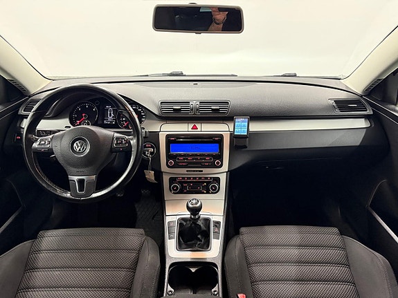 Volkswagen Passat 8 of 24
