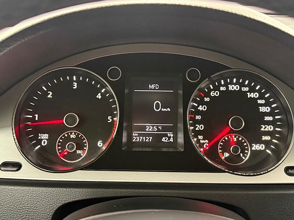 Volkswagen Passat 20 of 24