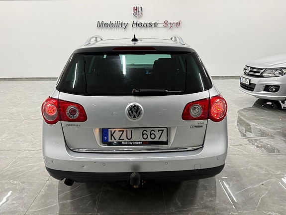 Volkswagen Passat 7 of 24
