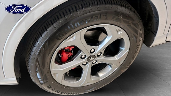 Ford Kuga 9 of 13