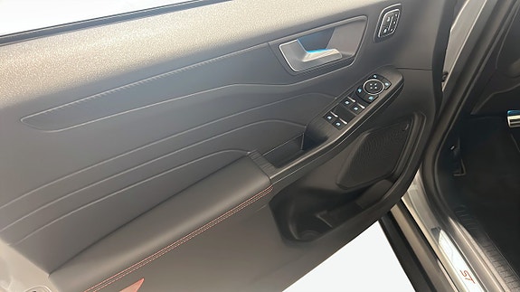Ford Kuga 11 of 13