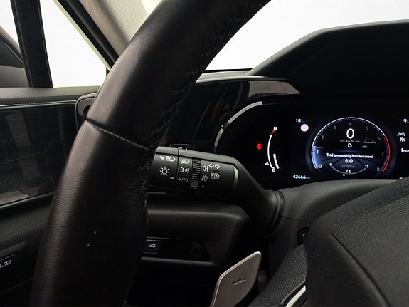 Lexus NX350h 18 of 30