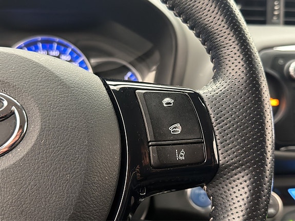 Toyota Yaris 20 of 28