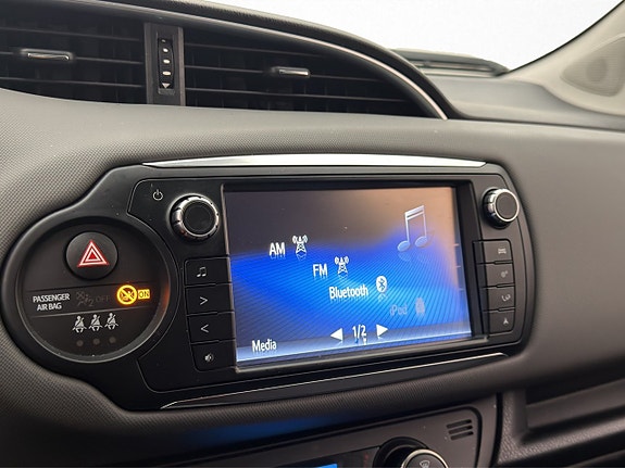 Toyota Yaris 15 of 28