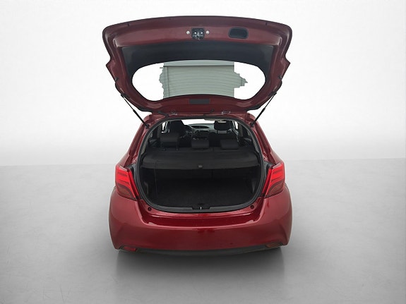 Toyota Yaris 8 of 28
