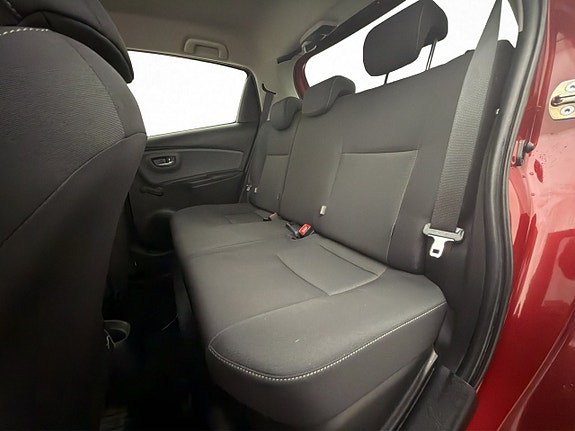 Toyota Yaris 11 of 28