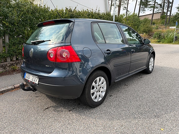 Volkswagen Golf V 9 of 9