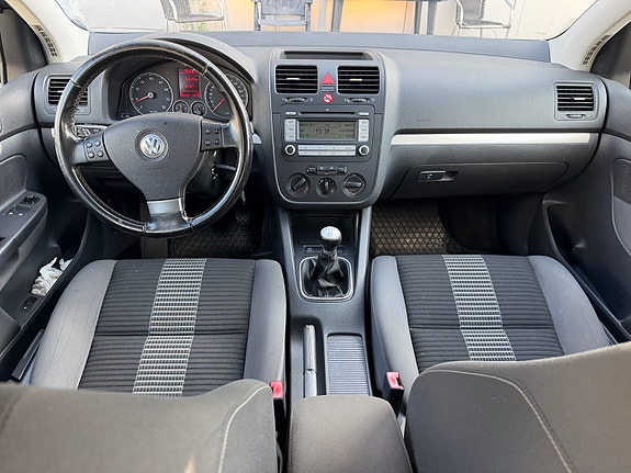 Volkswagen Golf V 6 of 9