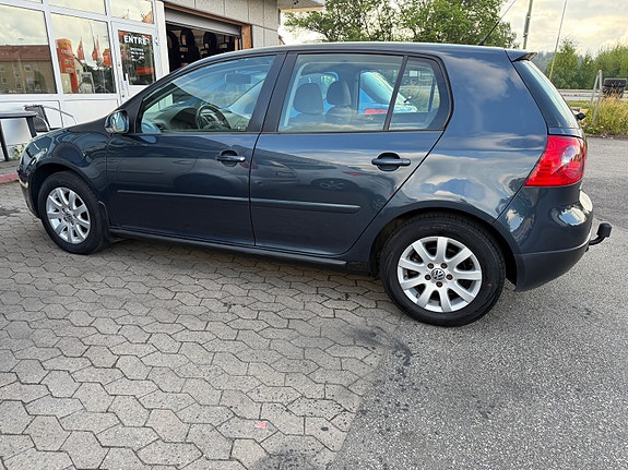 Volkswagen Golf V 7 of 9