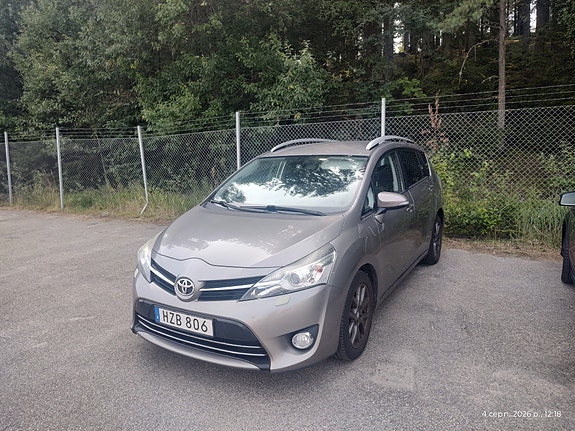 Toyota Verso 2 of 5