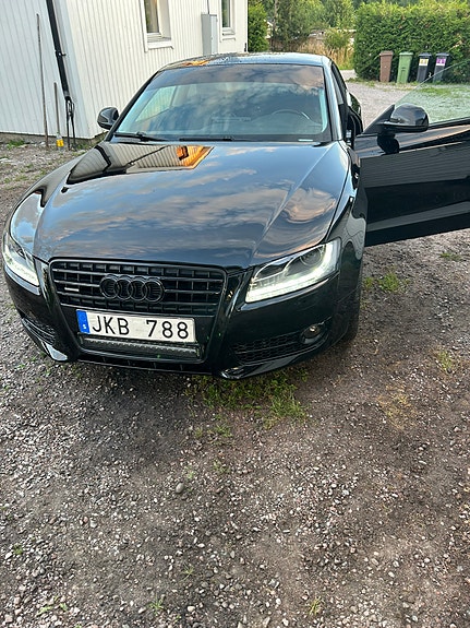 Audi A5 2 of 5