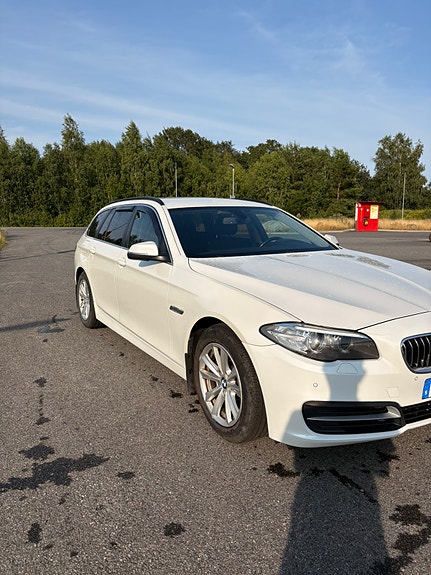 BMW 520d 2 of 7