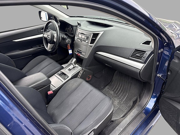 Subaru Legacy 10 of 15