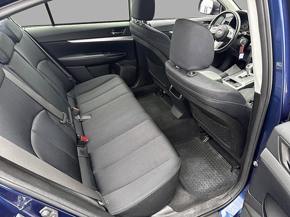 Subaru Legacy 11 of 15