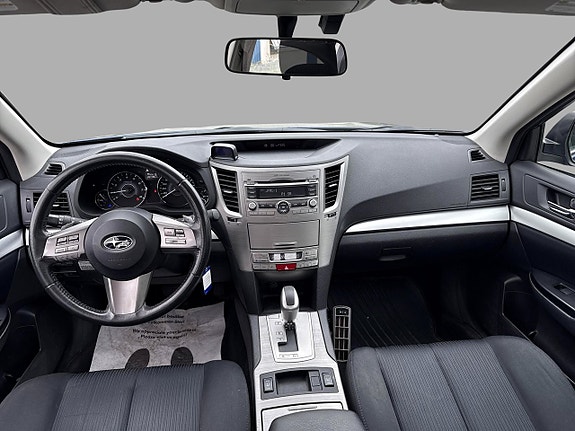 Subaru Legacy 12 of 15