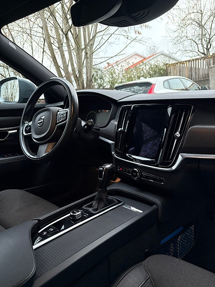 Volvo V90 Cross Country 8 of 8