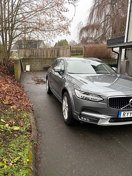 Volvo V90 Cross Country 3 of 8